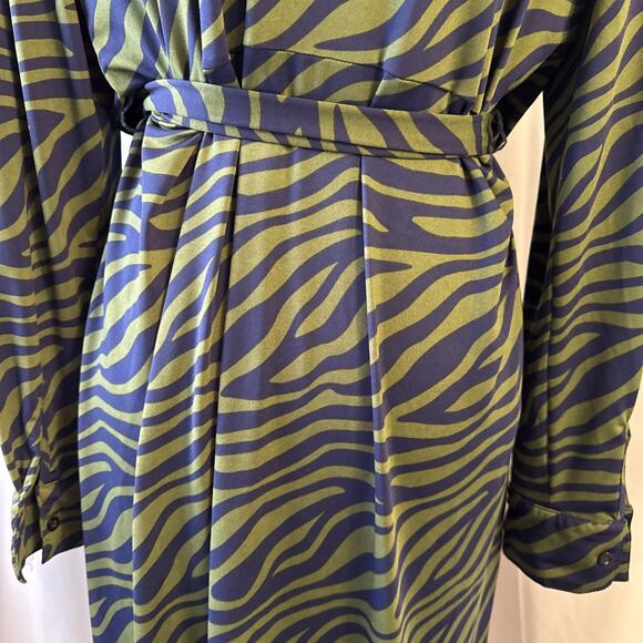 Eloquii Elements Green/ Black Zebra Print Button Down Midi Dress Size 14 - Picture 11 of 14
